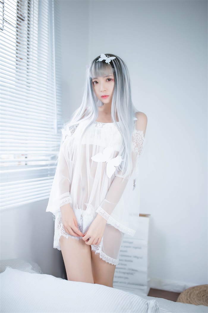 网红Coser@疯猫ss -透明白纱 [33P/125MB] 网红写真-第1张