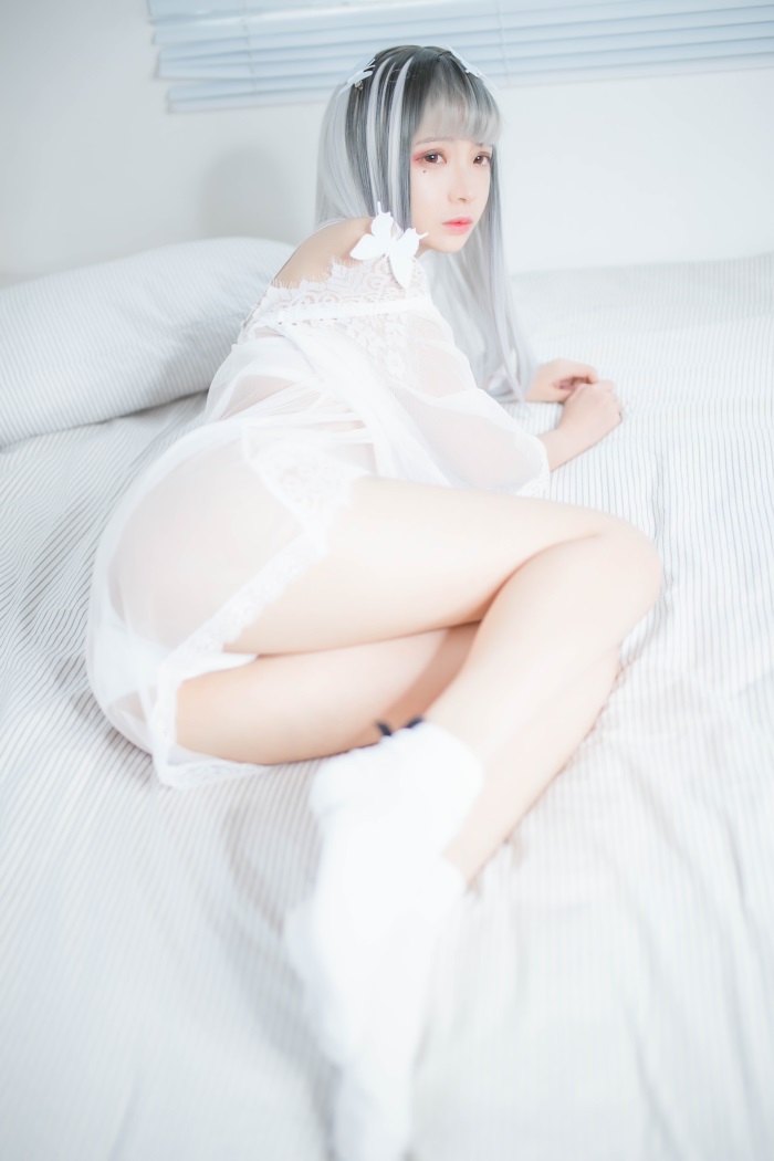 网红Coser@疯猫ss -透明白纱 [33P/125MB] 网红写真-第3张