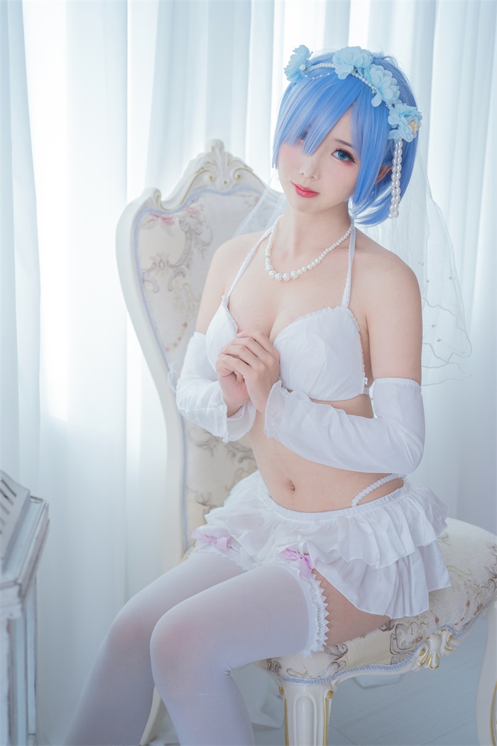 人气动漫Coser@面饼仙儿 – 花嫁蕾姆 [28P/186MB] 网红写真-第1张