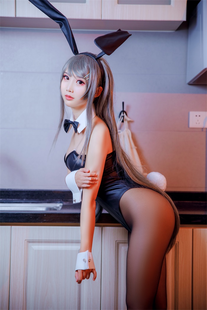 人气动漫Coser@面饼仙儿 – 樱岛麻衣兔女郎 [16P/231MB] 网红写真-第4张