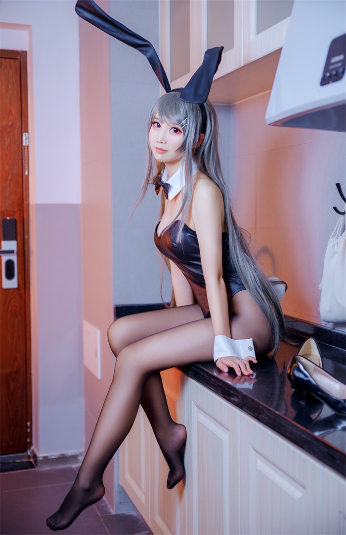 人气动漫Coser@面饼仙儿 – 樱岛麻衣兔女郎 [16P/231MB] 网红写真-第1张