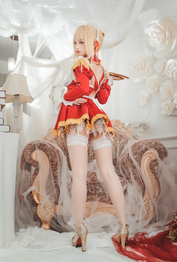 微博红人Coser@雯妹不讲道理 尼禄女仆 [20P/264MB] 网红写真-第4张