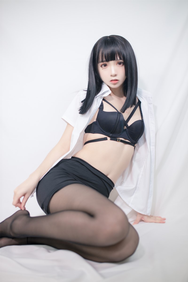 网红Coser@疯猫ss_OL制服 [40P/100MB] 网红写真-第4张