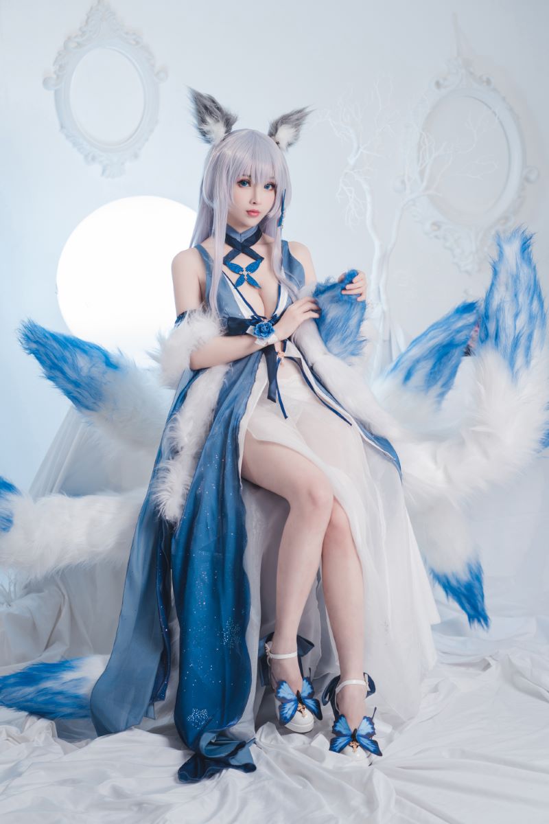 网红Coser@rioko凉凉子 信浓礼服 [32P/215MB] 网红写真-第1张