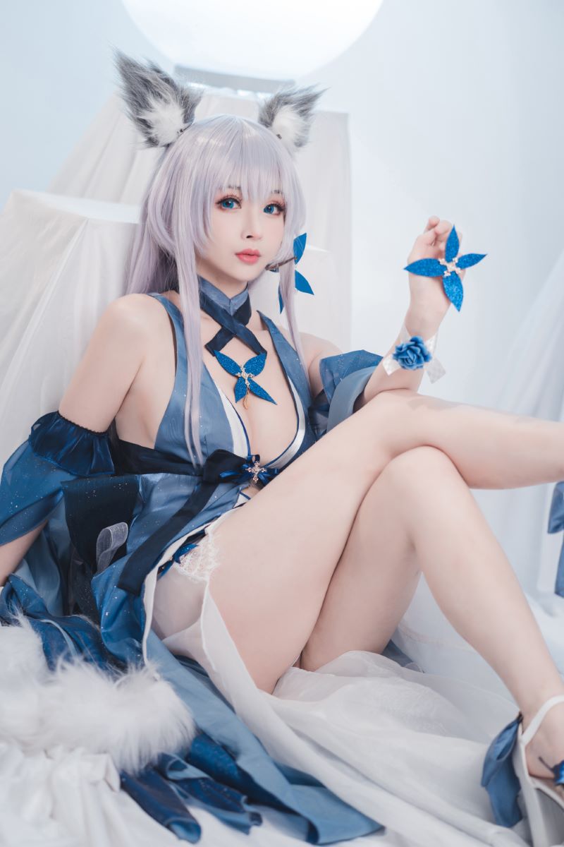 网红Coser@rioko凉凉子 信浓礼服 [32P/215MB] 网红写真-第3张