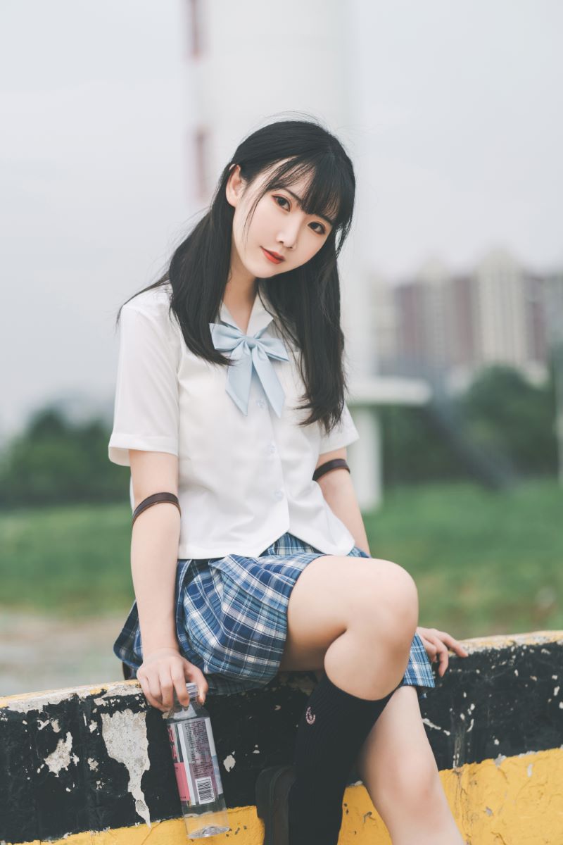 网红Coser@面饼仙儿 沙雕JK [22P/181MB] 网红写真-第2张