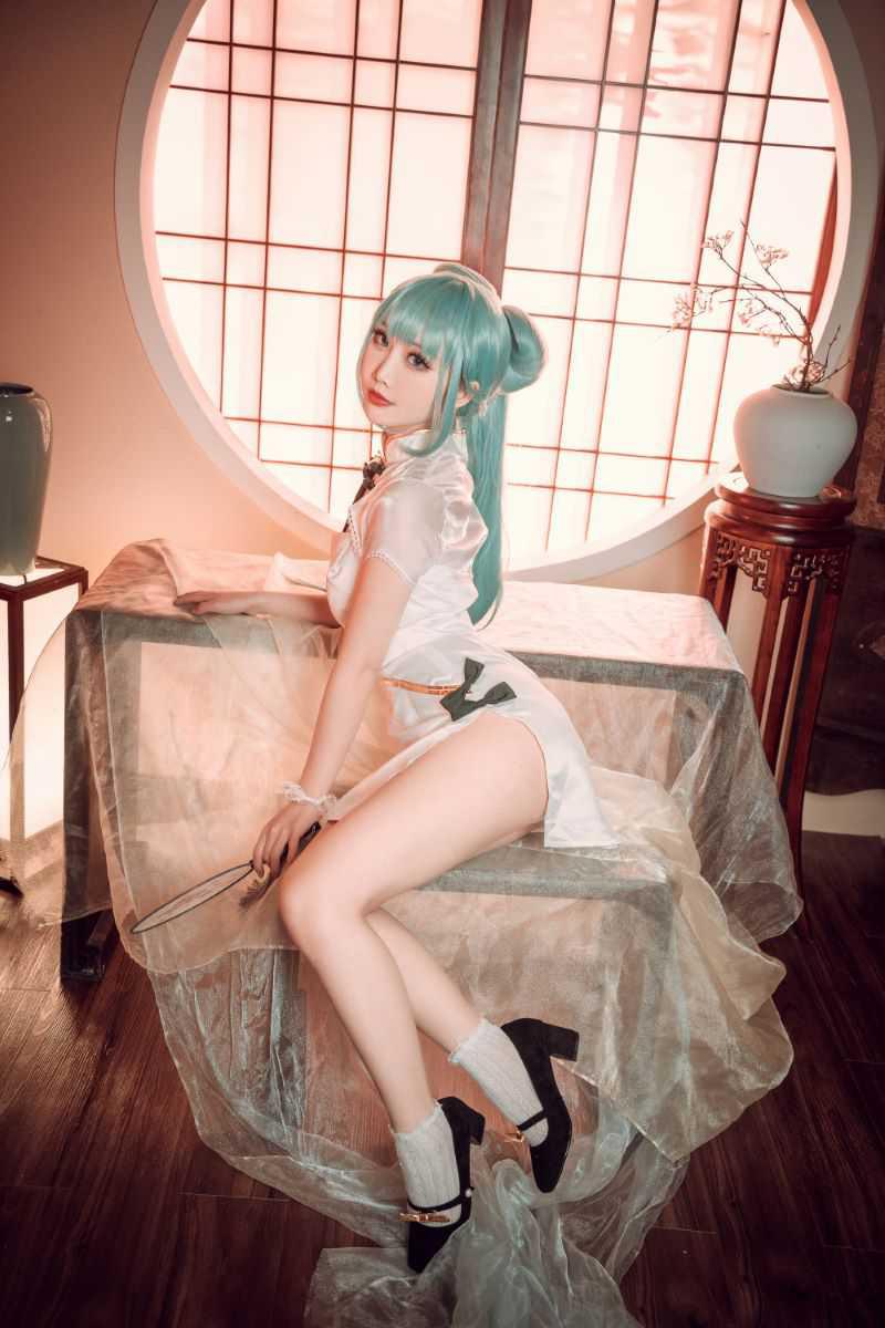 网红Coser@面饼仙儿 初音旗袍 [28P/514MB] 网红写真-第3张