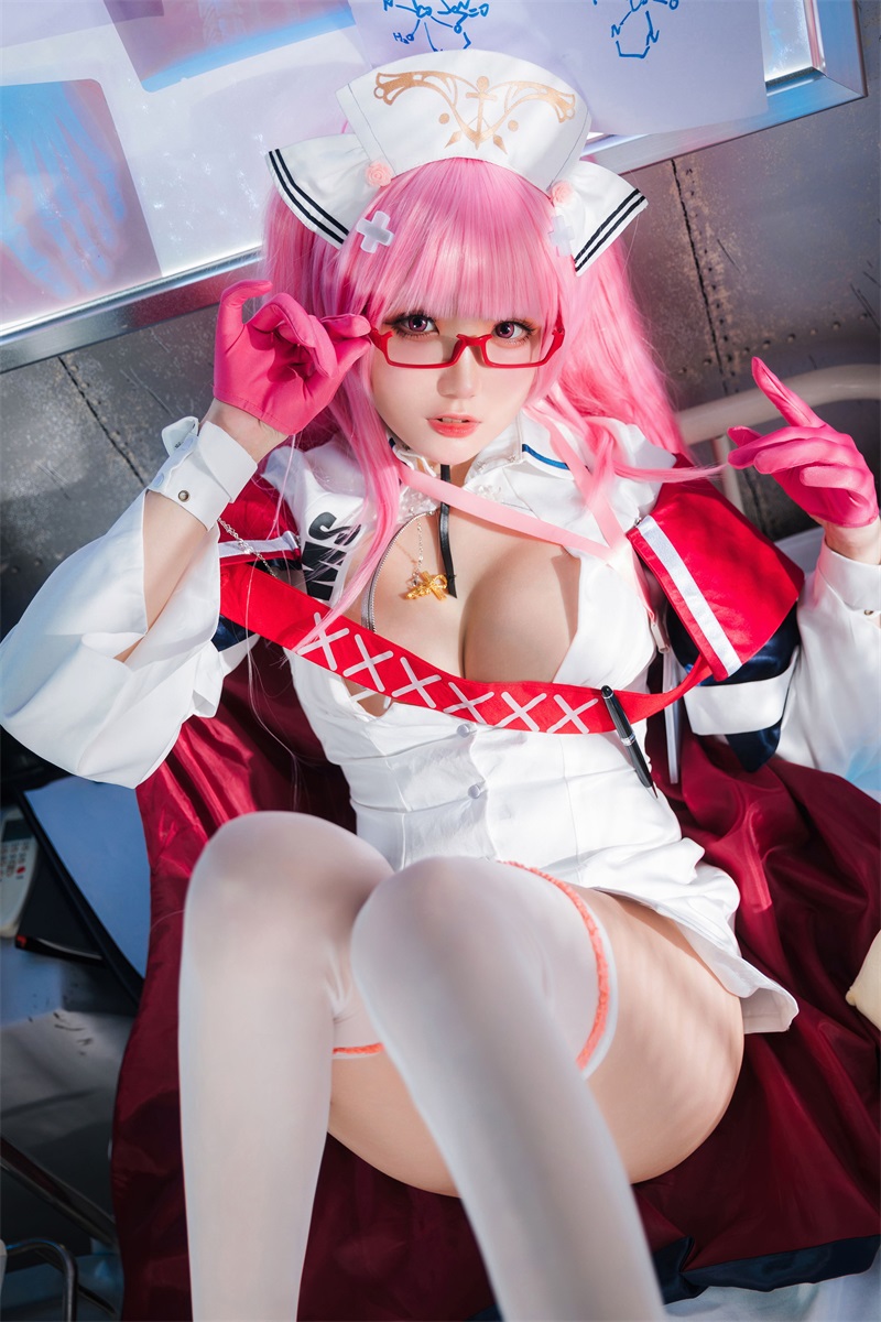 网红Coser@瓜希酱 英仙座护士 [20P/109MB] 网红写真-第3张