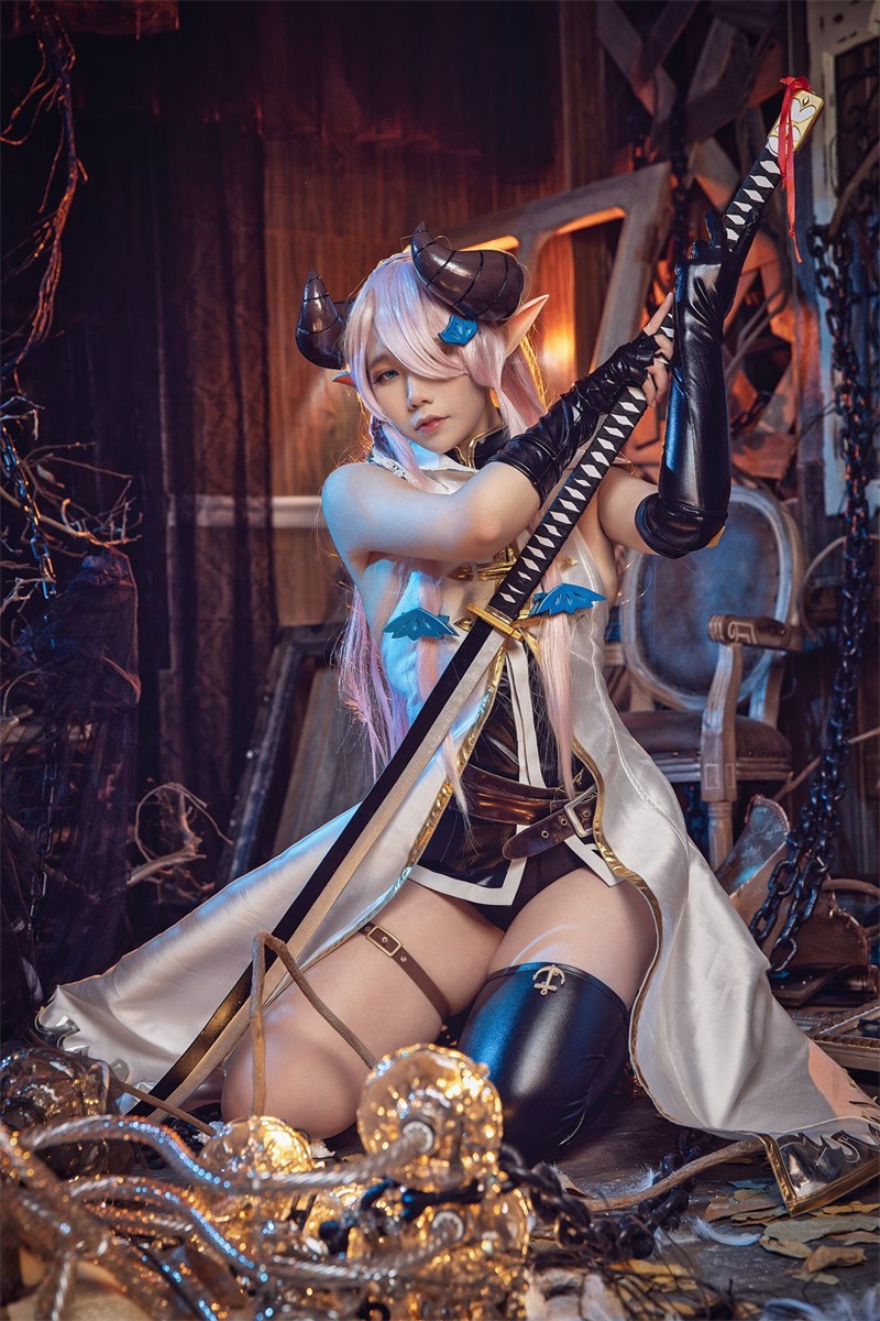 网红Coser@麻花麻花酱 娜梅露娜 [9P/211MB] 网红写真-第2张