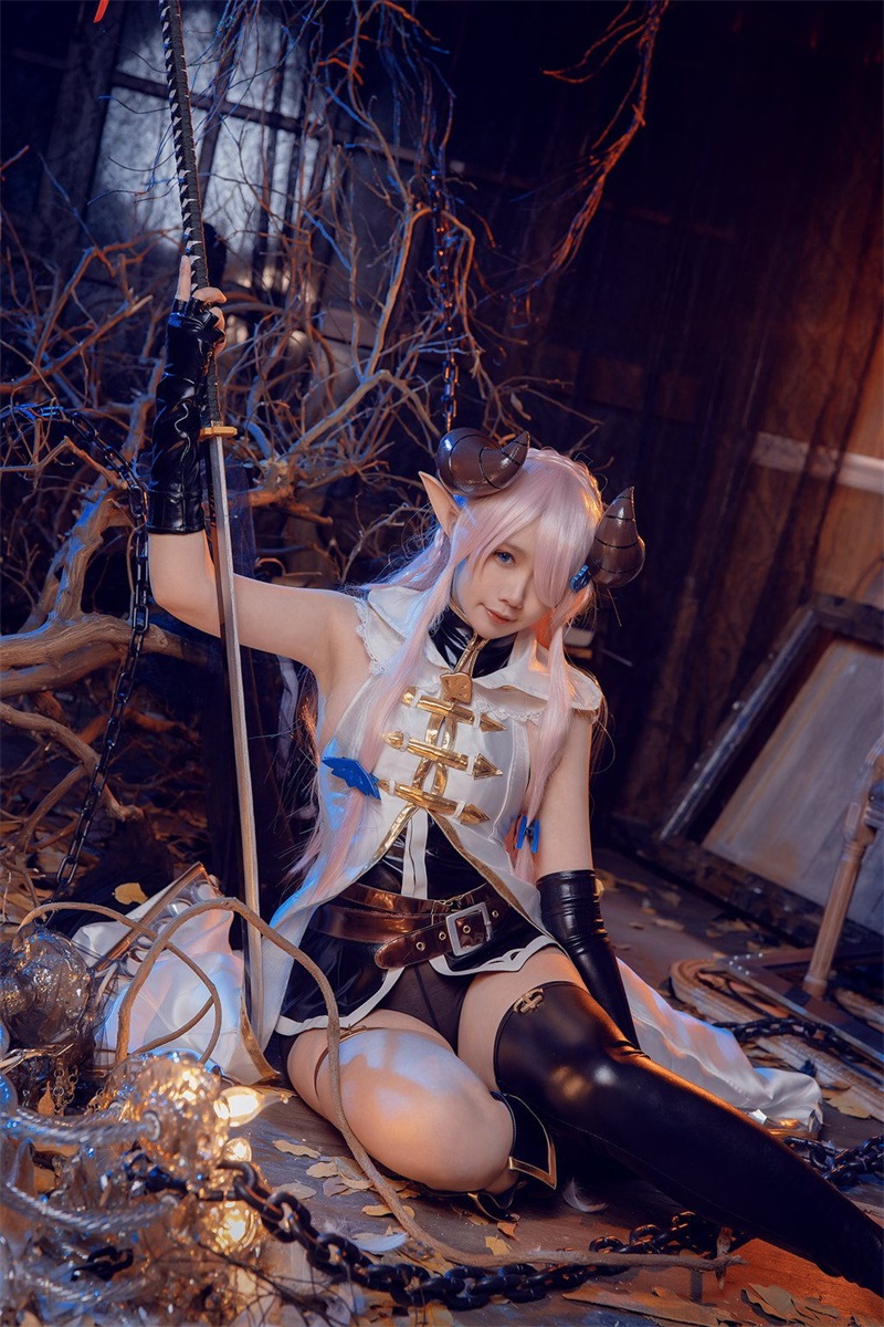 网红Coser@麻花麻花酱 娜梅露娜 [9P/211MB] 网红写真-第1张