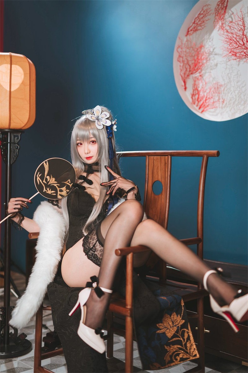 网红Coser@封疆疆v 路易九世旗袍 [35P/436MB] 网红写真-第2张