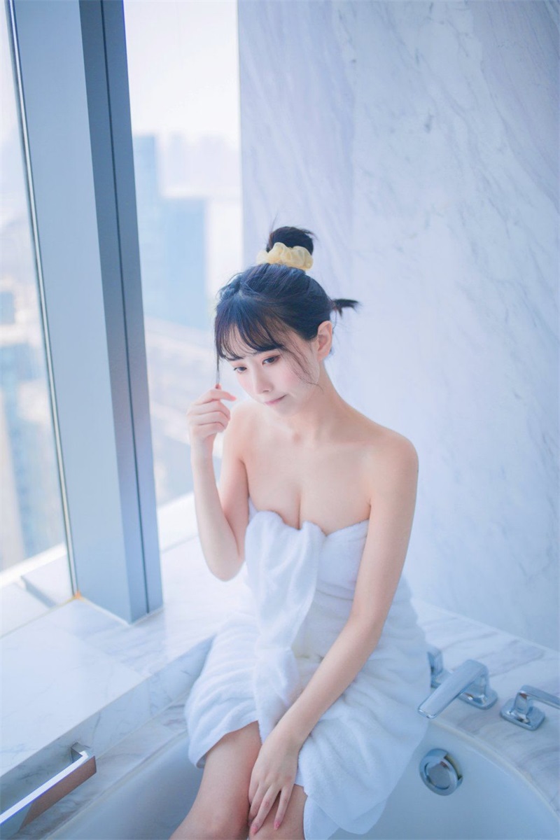 网红Coser@念雪xc 加载可爱 [28P/272MB] 网红写真-第3张