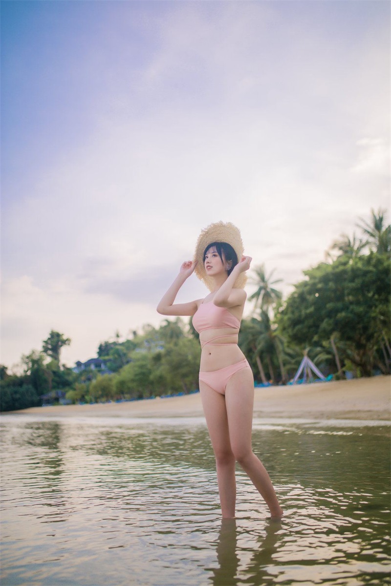 网红Coser@念雪ww 粉色泳衣 [30P/234MB] 网红写真-第4张