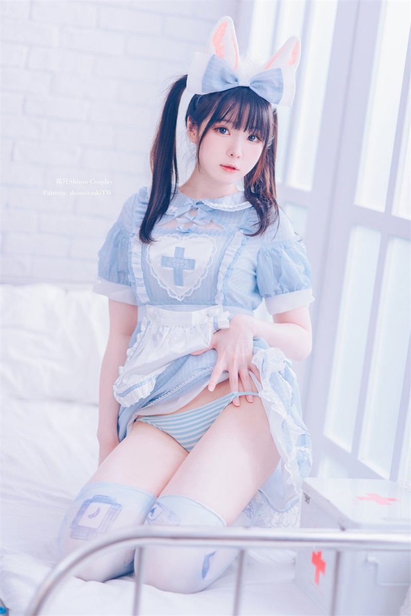 网红Coser@霜月shimo 女仆裙 [14P/158MB] 网红写真-第4张