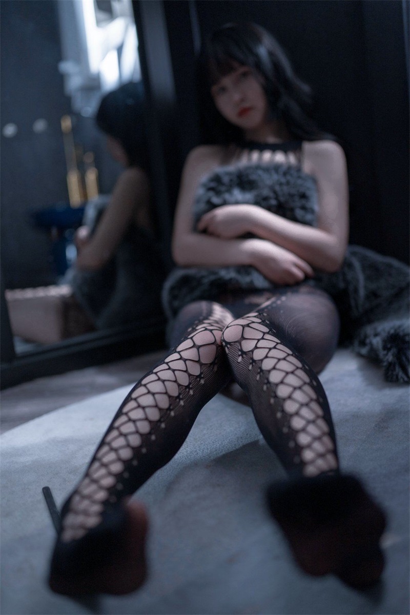 网红Coser@002.晕崽Zz – 缠绵 [46P-522MB] 网红写真-第2张