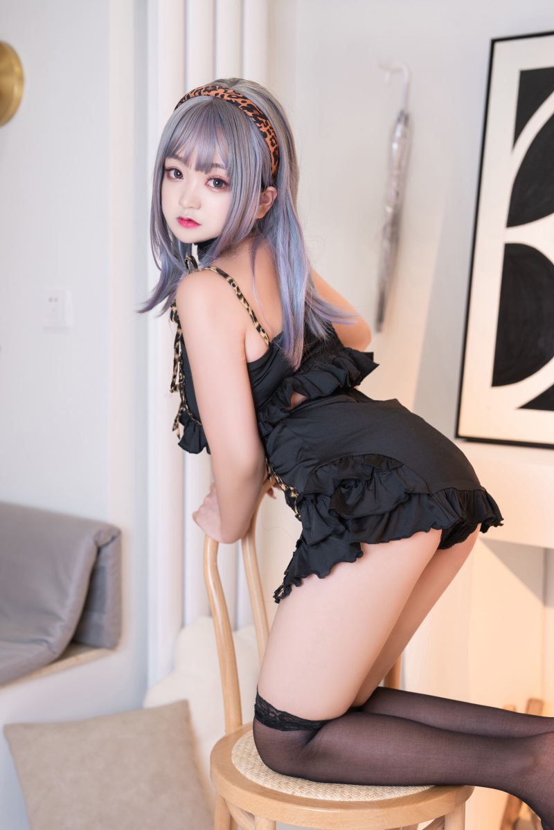 网紅Coser@-桃夭葵- 连体小豹纹 [40P/776MB] 网红写真-第1张