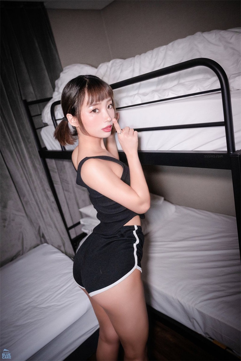 韩国摄影[BLUECAKE] NO.098 Booty Queen – Love in the Dormitory_Tshirts_RED+ [65P／1.92GB] 其它写真-第4张