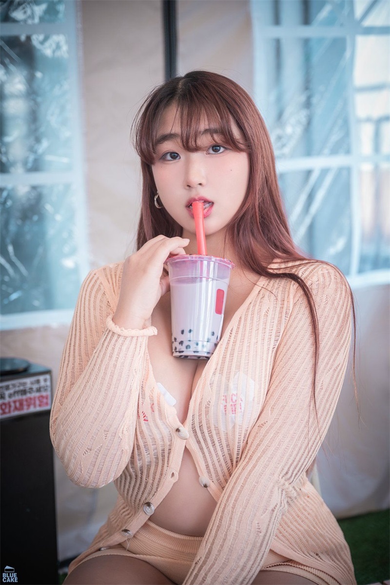 韩国摄影[BLUECAKE] NO.092.Ggubbu – Bubble Tea Challenge[129P-1.34G] 其它写真-第1张