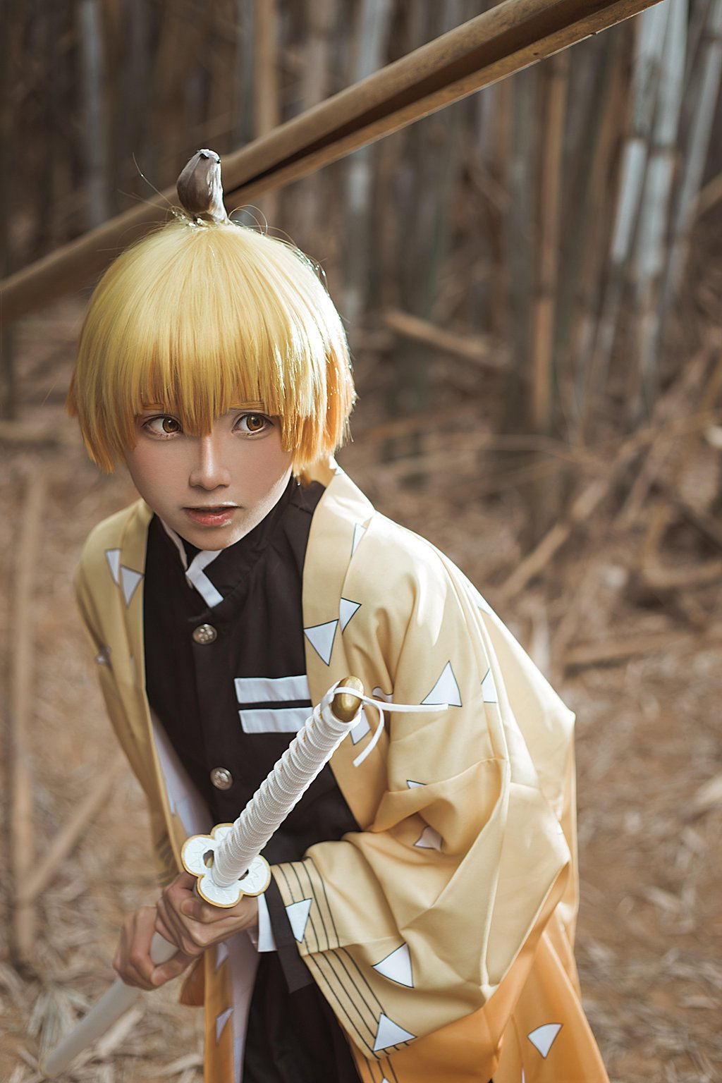 人气Coser@Kitaro_绮太郎 NO.060 鬼灭之刃 我妻善逸[30P-104MB] 网红写真-第2张