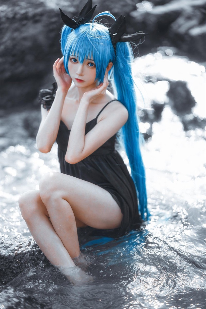 人气Coser@Kitaro_绮太郎 初音miku4[18P-29MB] 网红写真-第1张