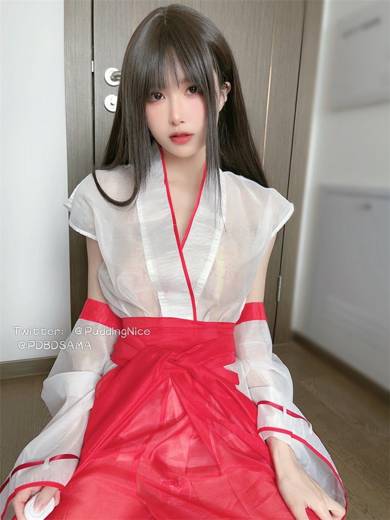 网紅Coser@029 布丁大法 – C4莓果挞[62p3v-427m] 网红写真-第1张