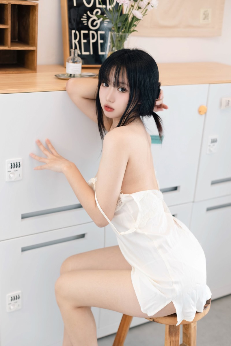 人气Coser@柒柒要乖哦 半糖下午茶 [30P/261MB] 网红写真-第4张