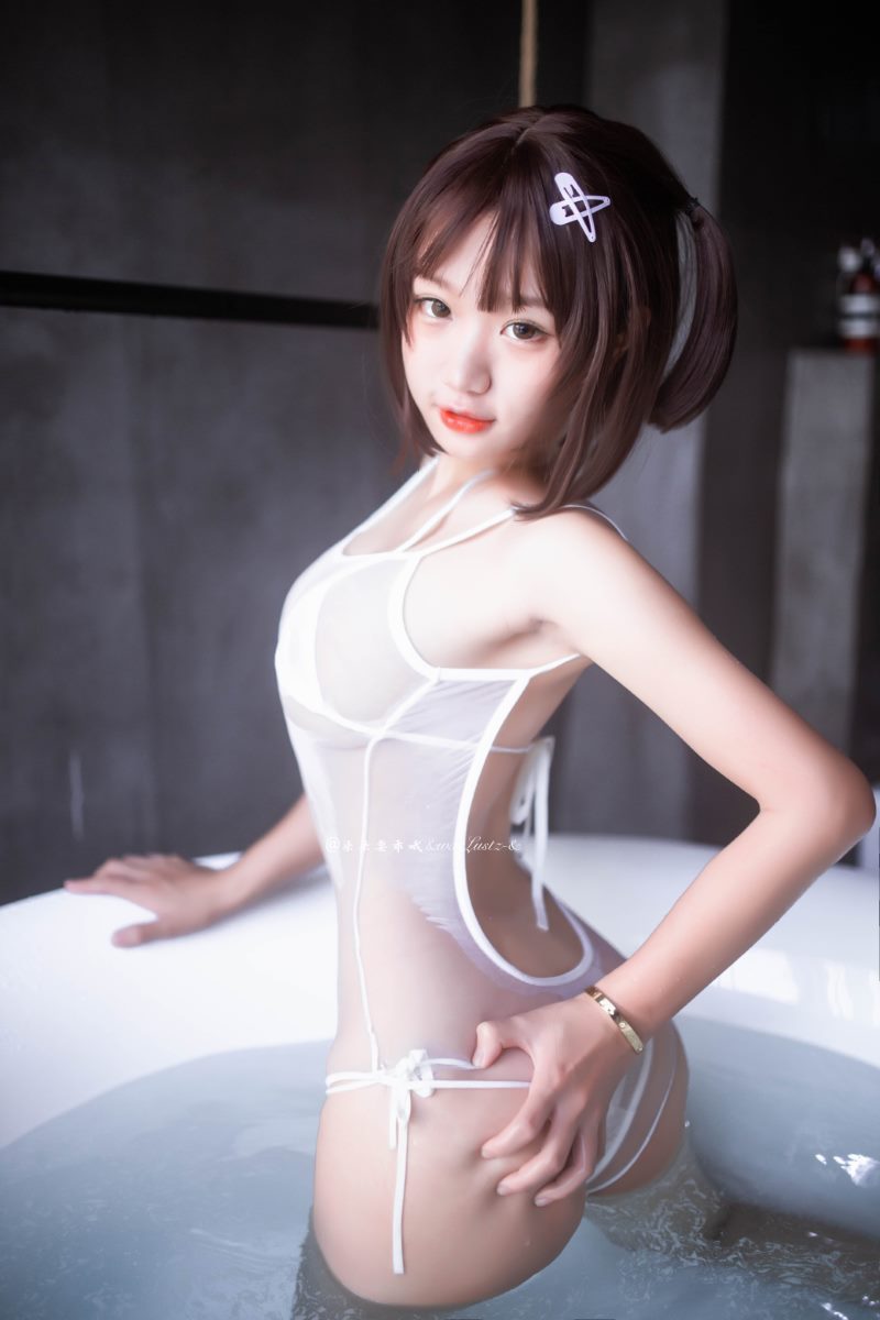 人气Coser@柒柒要乖哦 激凸死库水X白色Spa [34P/164MB] 网红写真-第3张