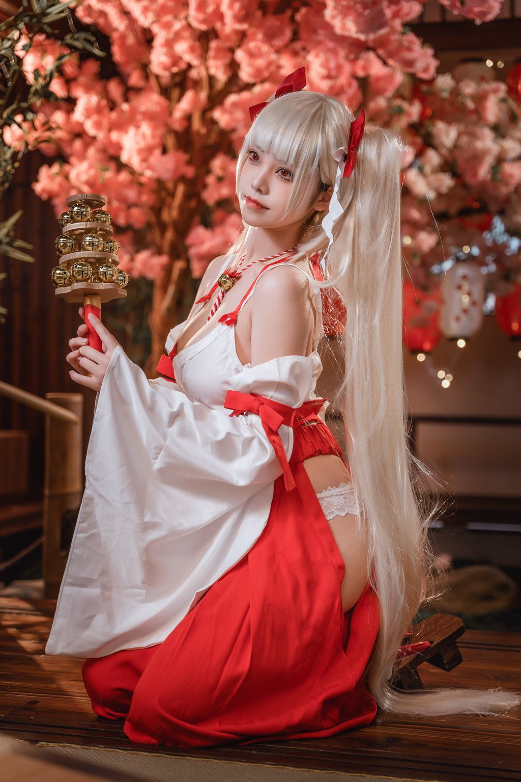 网紅Coser@蜜汁猫裘 可畏巫女 [50P/2.28GB] 网红写真-第3张