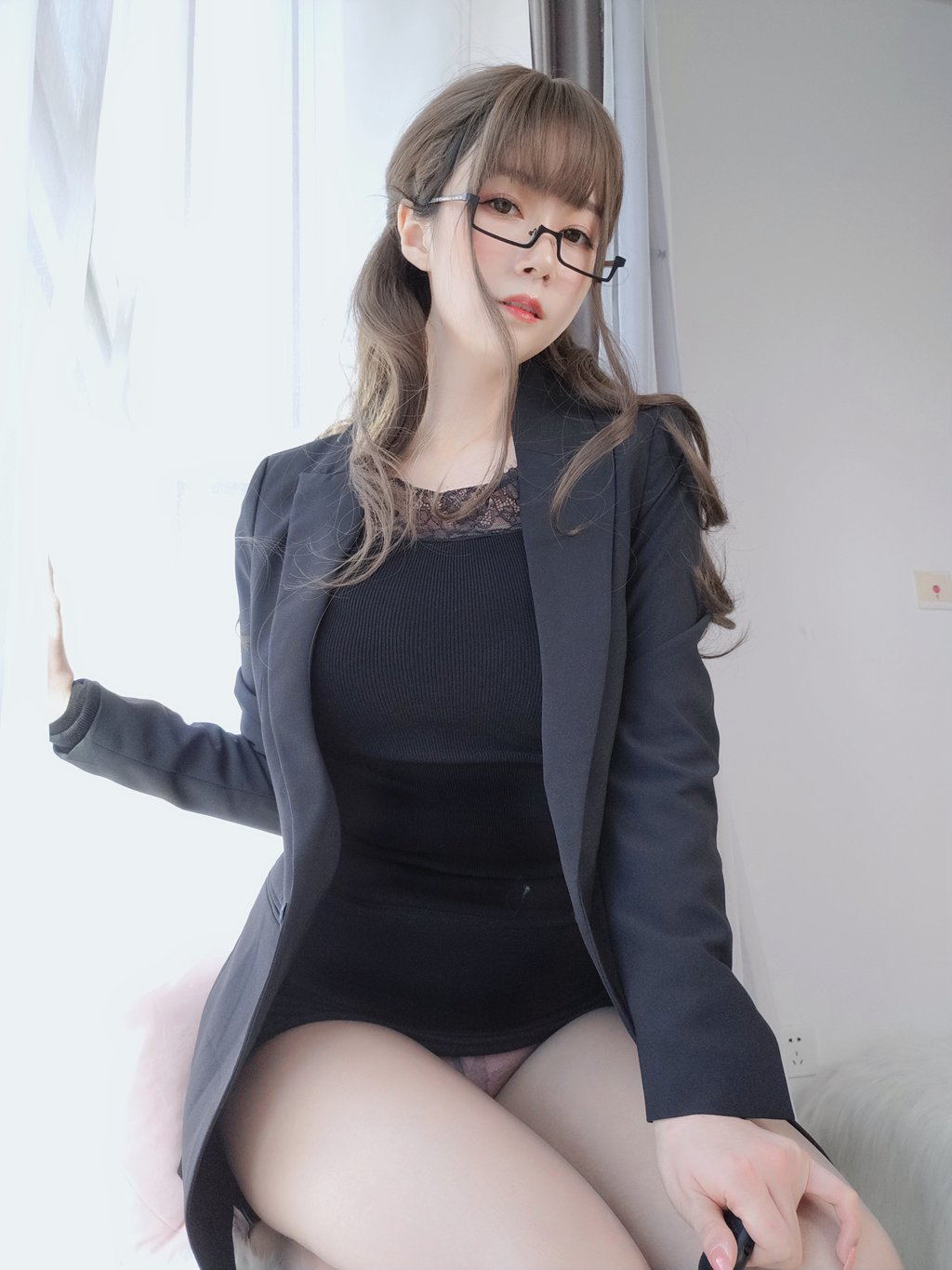 人气动漫Coser@白银81_ 黑西服 [143P1V930MB] 网红写真-第2张