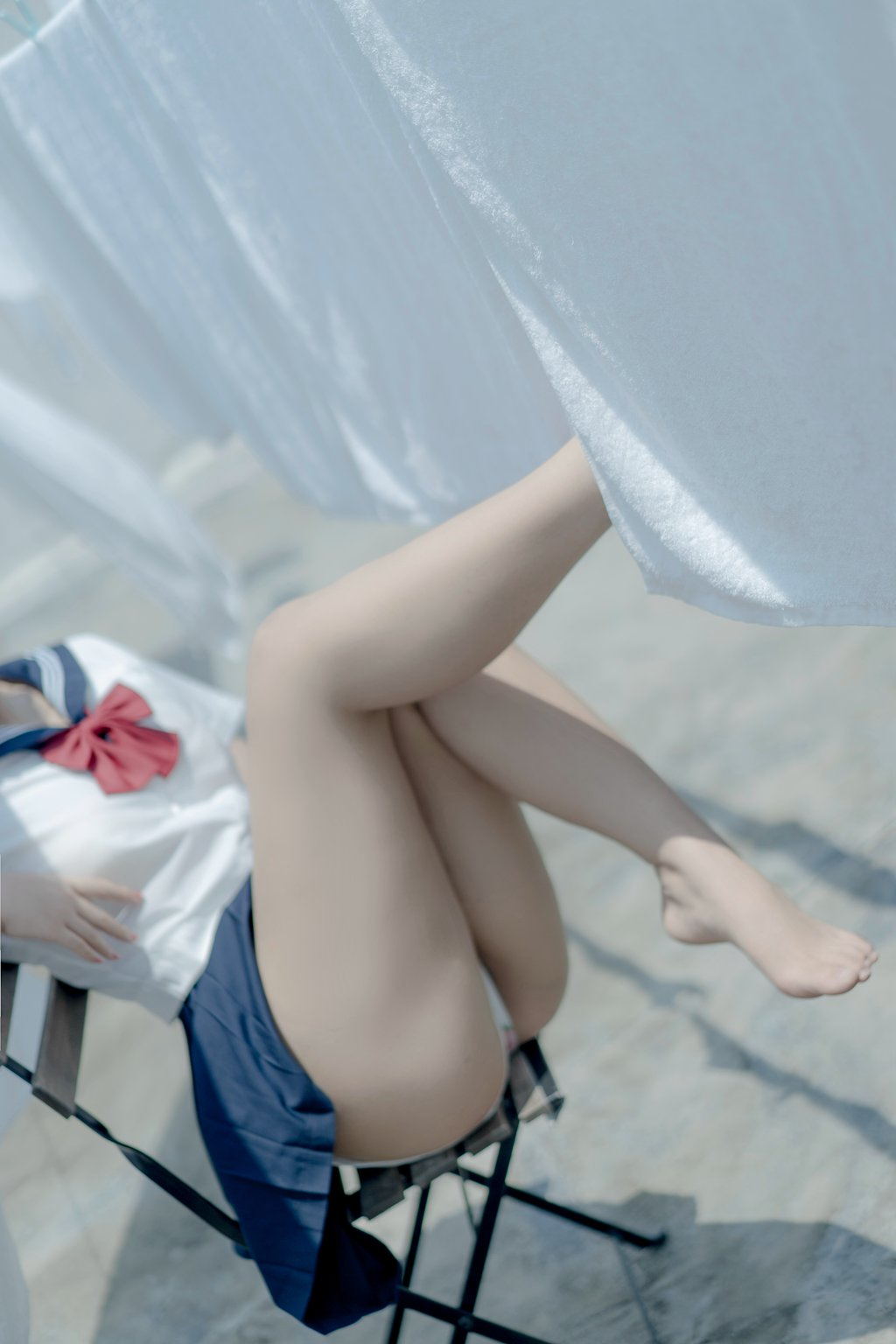 网紅Coser@-白烨- 天台 [8P/390MB] 网红写真-第1张