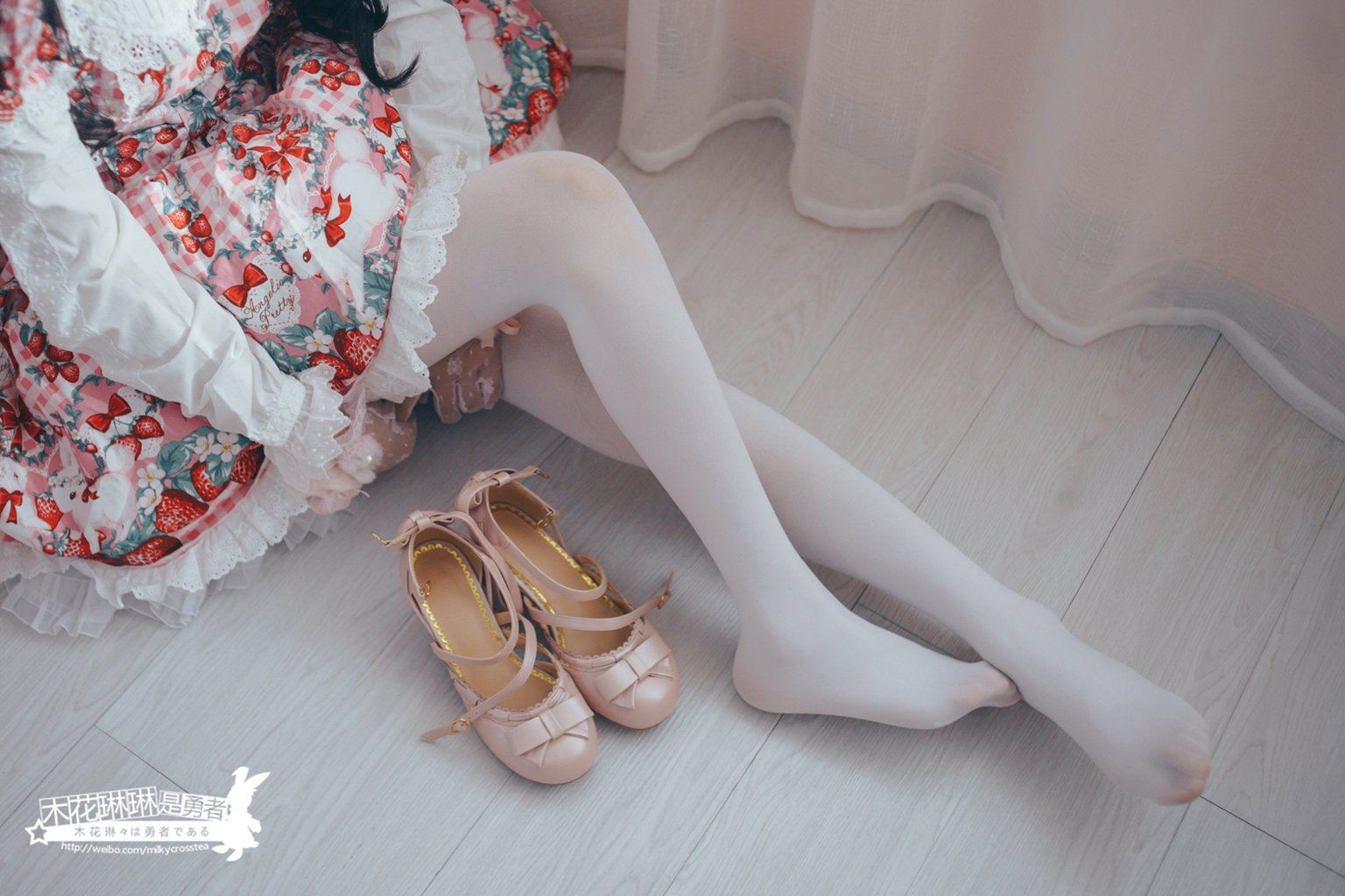 网紅Coser@木花琳琳是勇者 ロリコレ！Vol.6 白丝草莓兔[25P/378MB] 网红写真-第4张