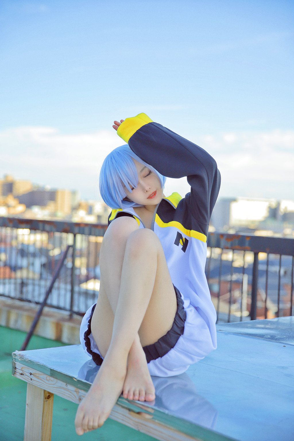 人气动漫Coser@Shika小鹿鹿 蕾姆天台[12P/35MB] 网红写真-第4张