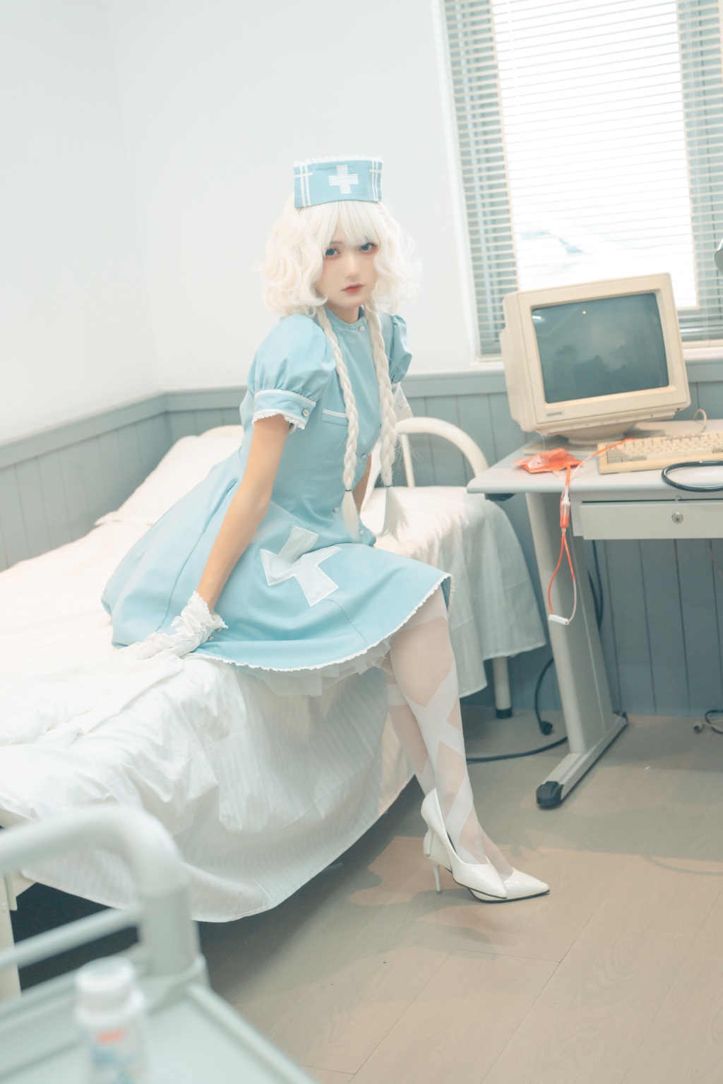 人气Coser@兔子Zzz不吃胡萝卜 甜蜜疗愈 [31P/117MB] 网红写真-第3张