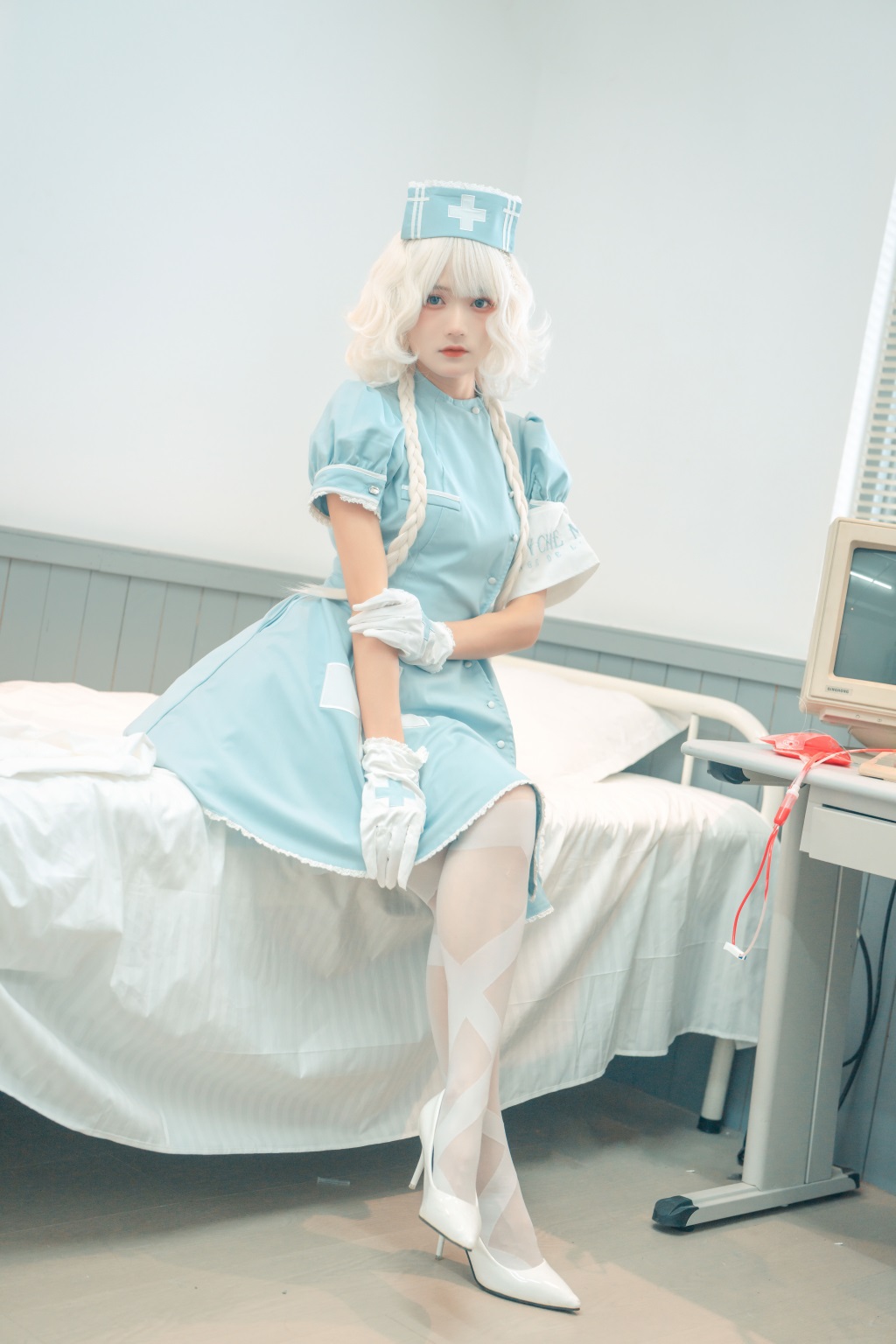 人气Coser@兔子Zzz不吃胡萝卜 甜蜜疗愈 [31P/117MB] 网红写真-第2张