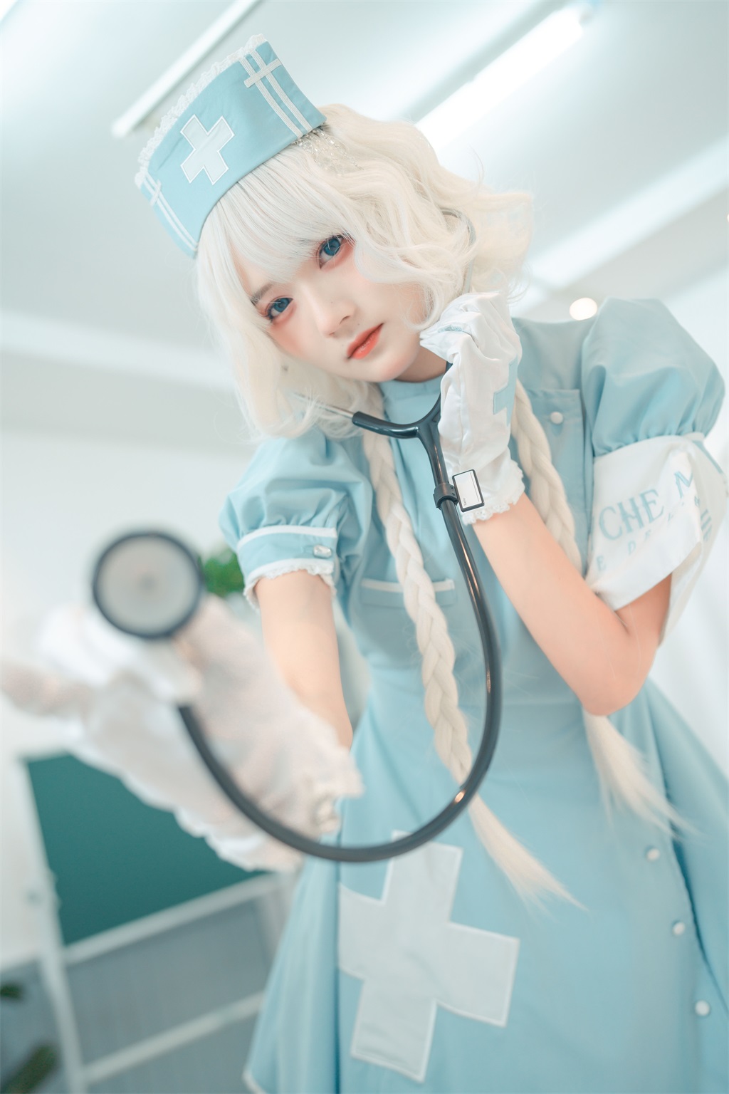 人气Coser@兔子Zzz不吃胡萝卜 甜蜜疗愈 [31P/117MB] 网红写真-第1张